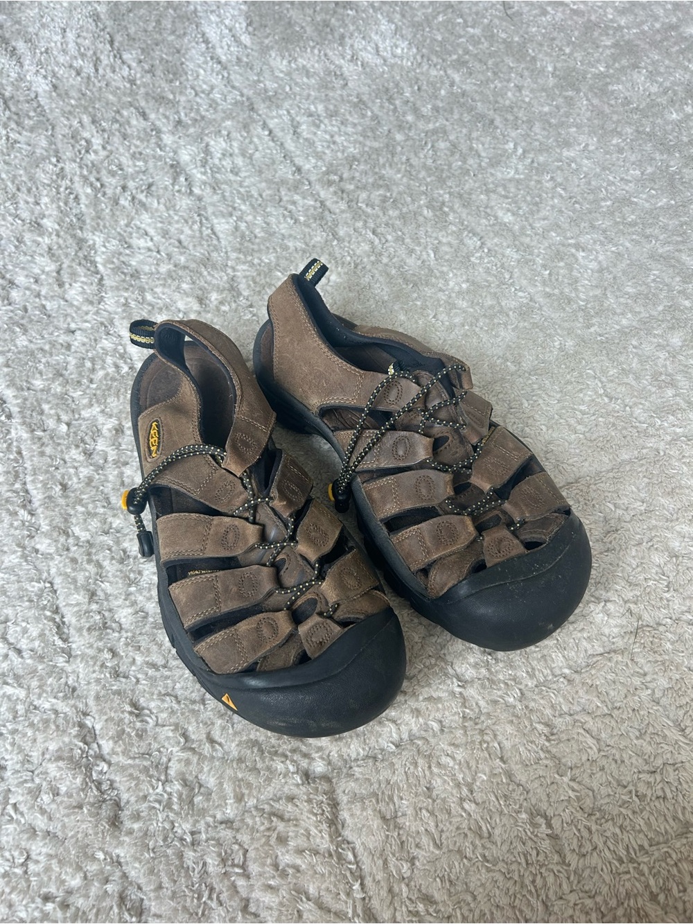 Keen Newport Sandals Men's closed toe washable size 10.5 brown leather